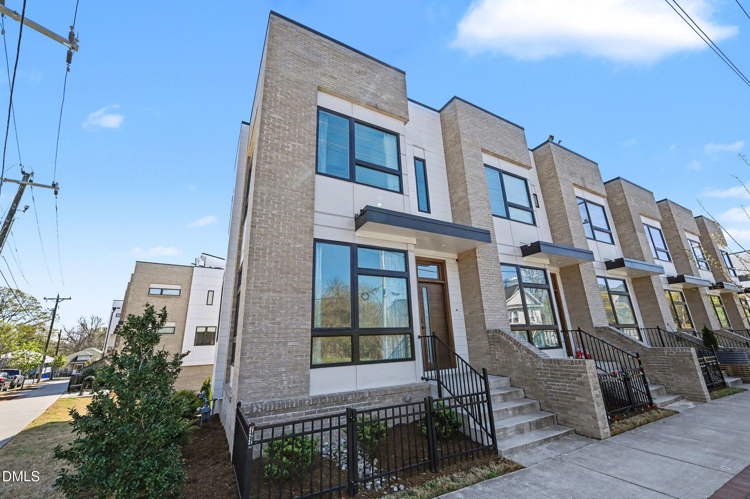 528 North Roxboro Street Durham, NC 27701 - Photo 3 of 26 003_file_2609