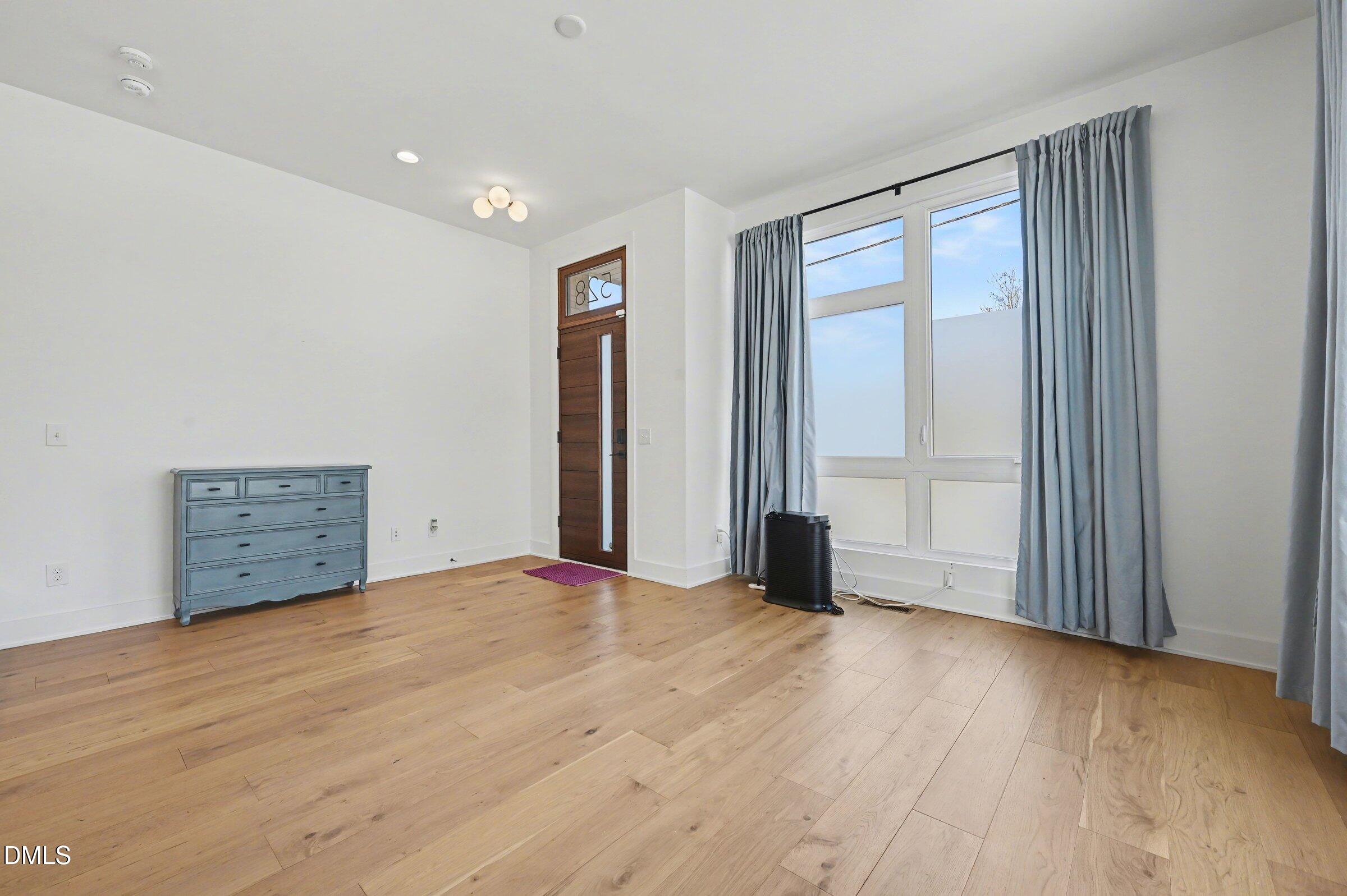 528 North Roxboro Street Durham, NC 27701 - Photo 8 of 26 008_file_9024