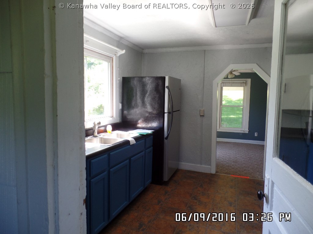5280 Elk River Road South Elkview, WV 25071 - Photo 3 of 10 Gallery Image 3
