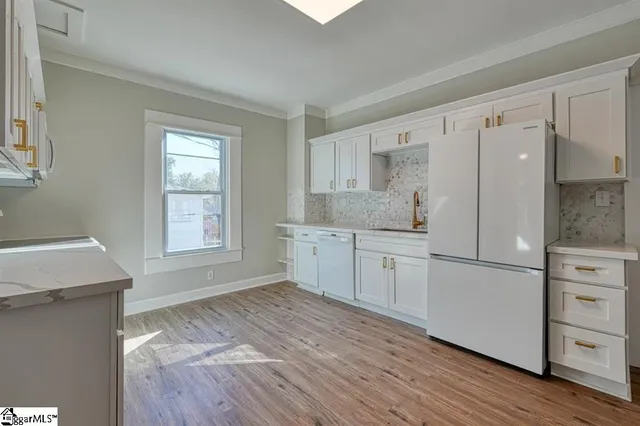 $300,000 | 7 Ross Street, Greenville, SC 29611