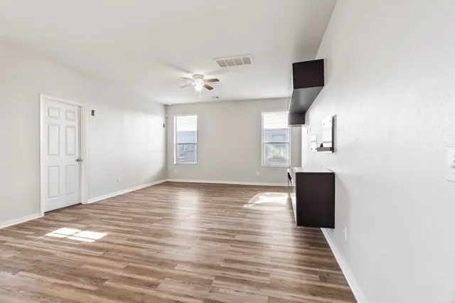 $2,099 | 914 Canyon Hill Lane, Rosenberg, TX 77471