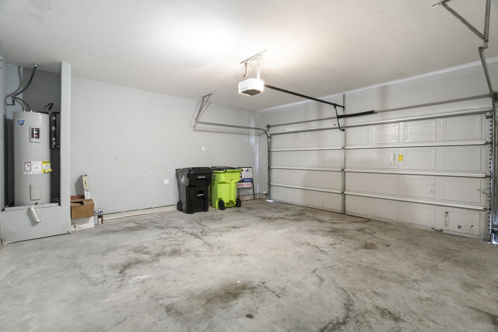 914 Canyon Hill Lane Rosenberg, TX 77471 - Photo 30 of 31 a view of a garage