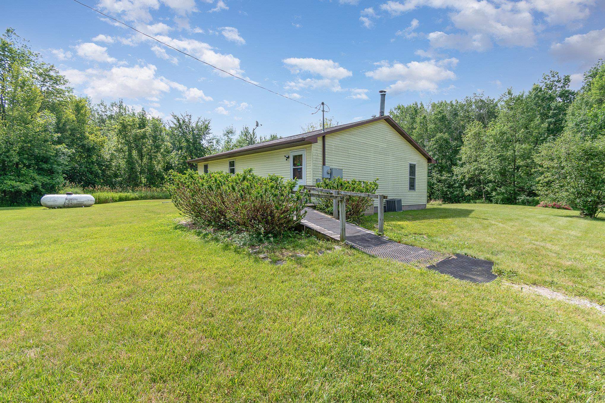 2721 Saganing Road Bentley, MI 48613 - Photo 5 of 31
