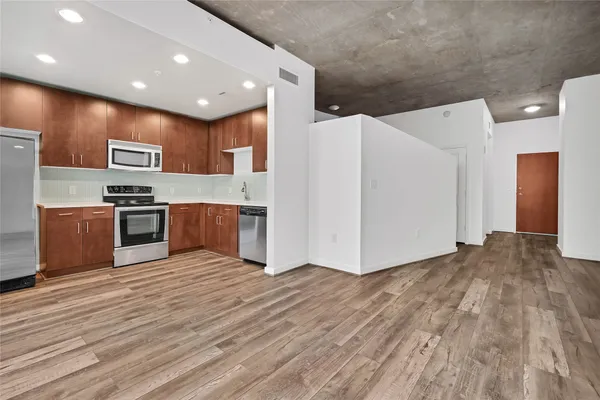 $1,950 | 5925 Almeda Road, Unit 10713, Houston, TX 77004