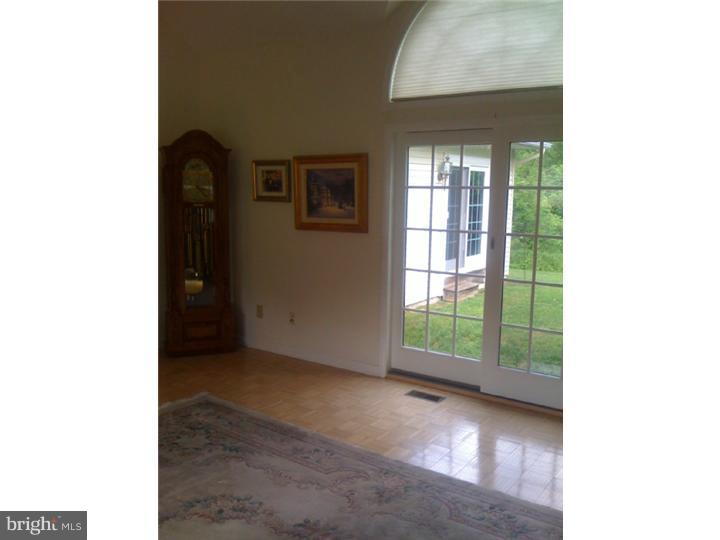 409 Bethel Mill Road Sewell, NJ 08080 - Photo 6 of 15 Living Room