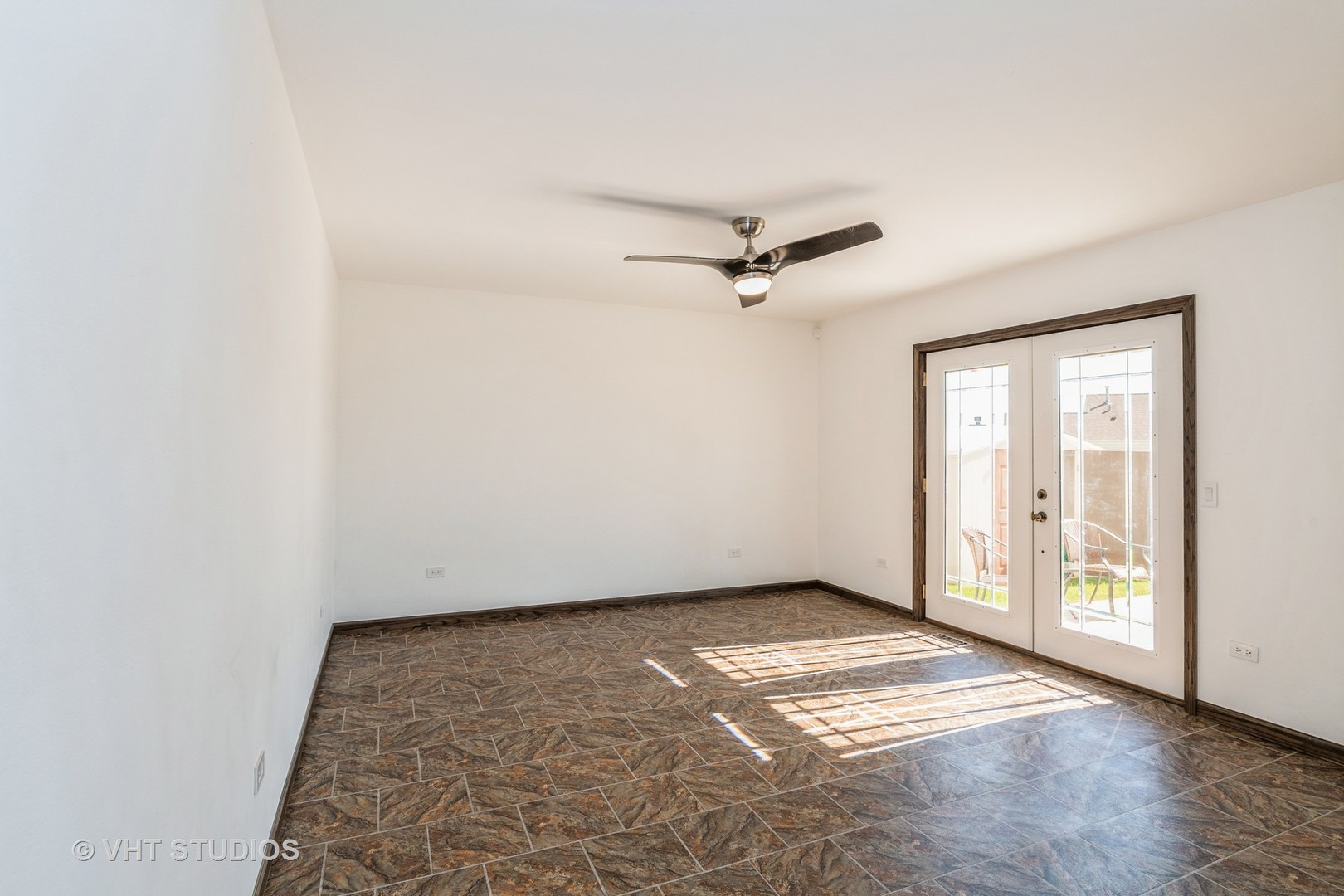 336 Oak Hill Court Antioch, IL 60002 - Photo 14 of 57