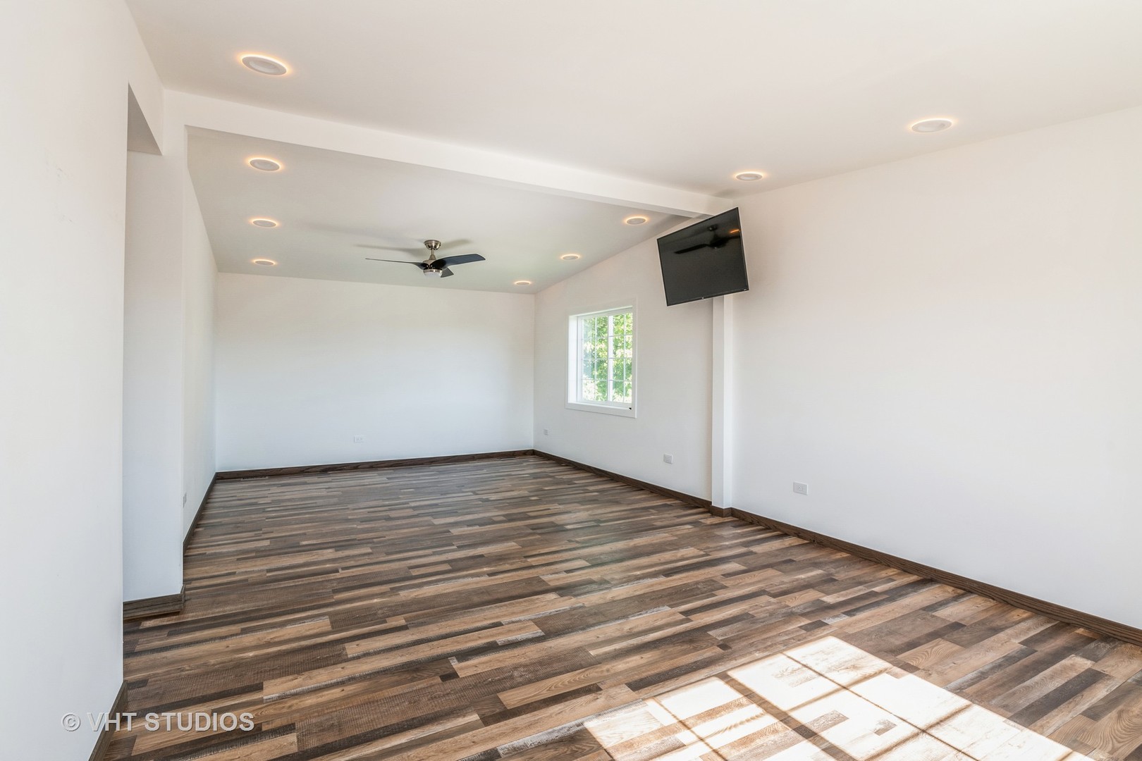 336 Oak Hill Court Antioch, IL 60002 - Photo 16 of 57