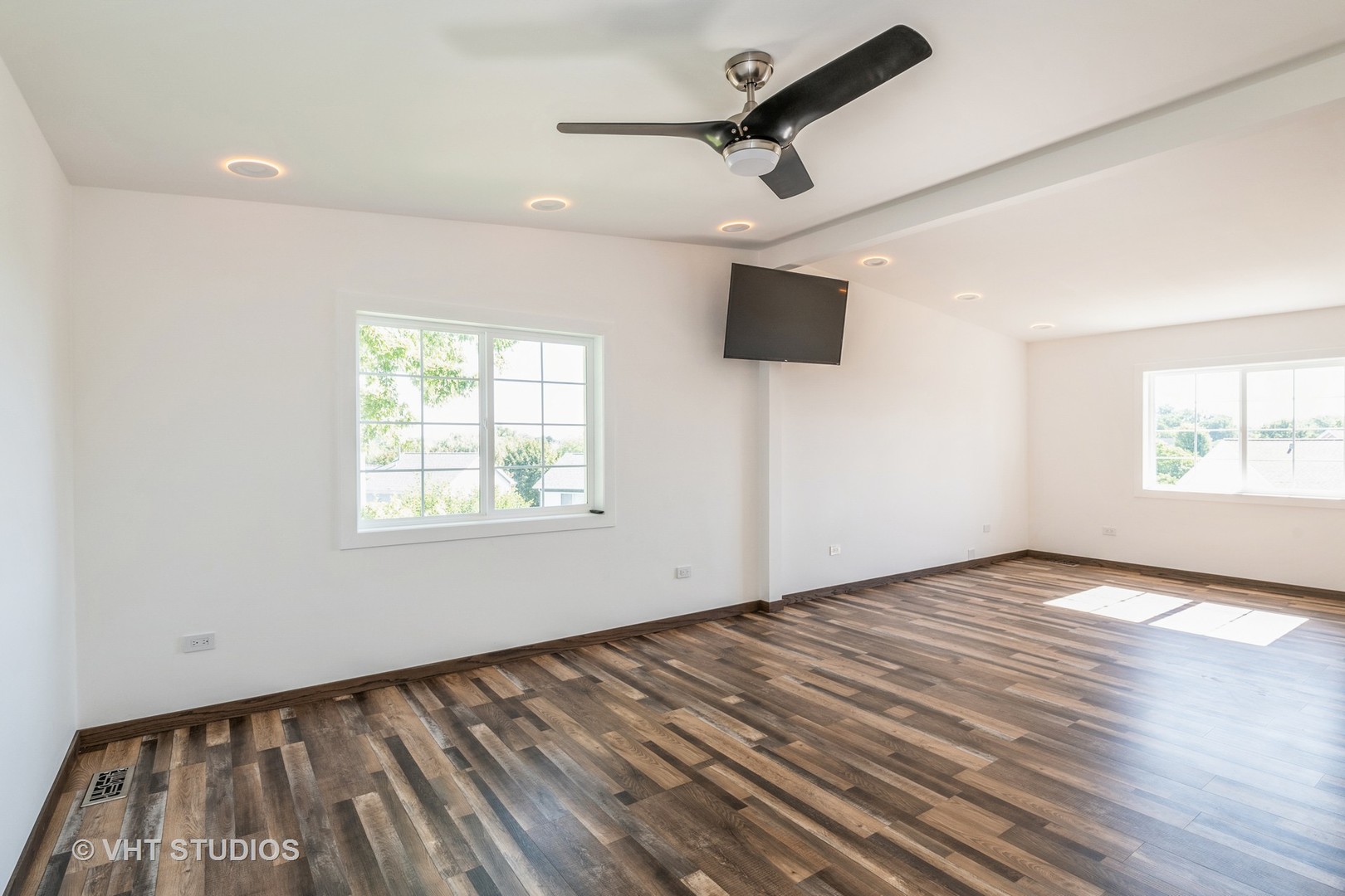 336 Oak Hill Court Antioch, IL 60002 - Photo 18 of 57