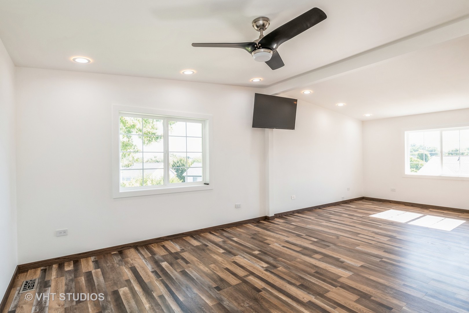 336 Oak Hill Court Antioch, IL 60002 - Photo 19 of 57 a view of an empty room with a window