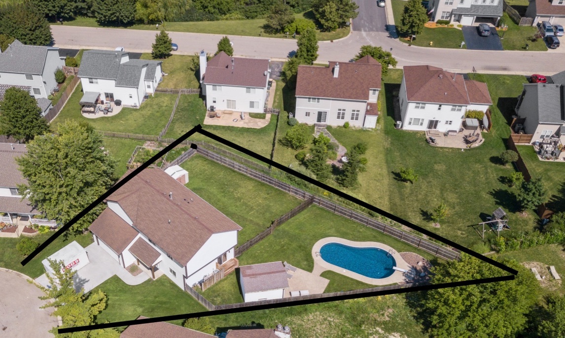 336 Oak Hill Court Antioch, IL 60002 - Photo 2 of 57