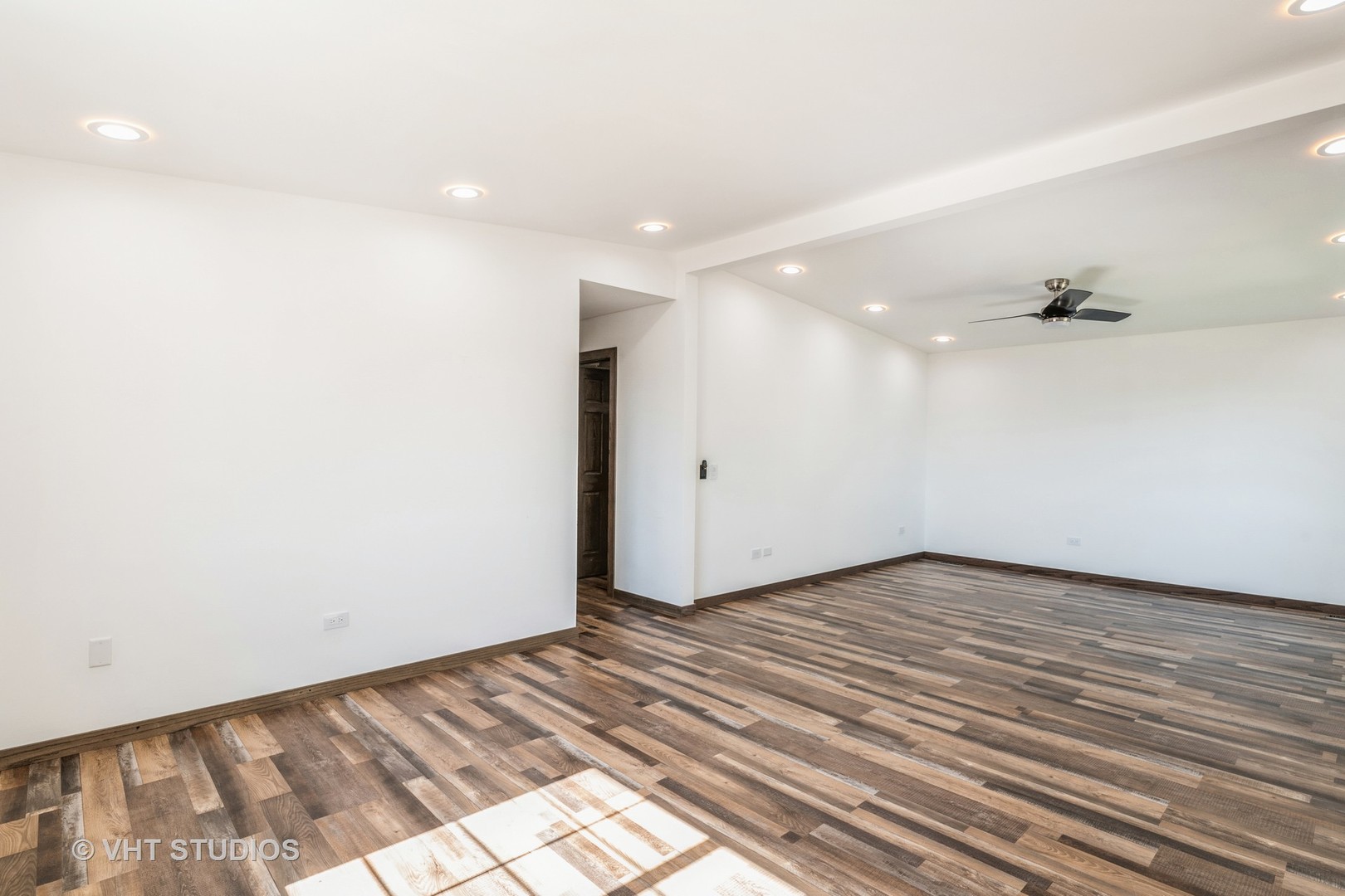 336 Oak Hill Court Antioch, IL 60002 - Photo 22 of 57 a view of an empty room