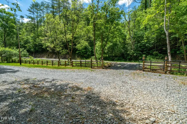 $259,000 | 937 Troublesome Hollow Road, Bluff City, TN 37618