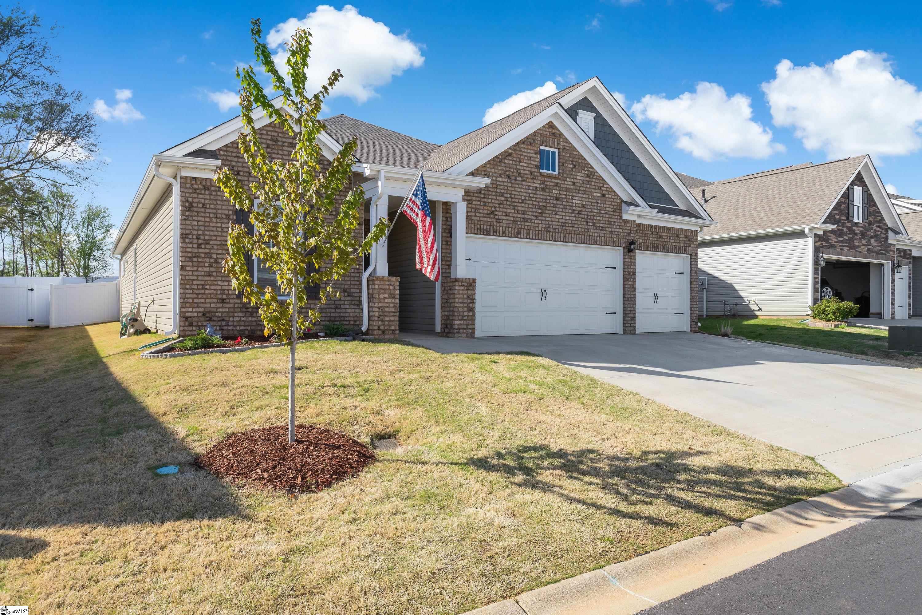 139 Yellow Fox Road Greer, SC 29650 - Photo 2 of 35 Gallery Image 2