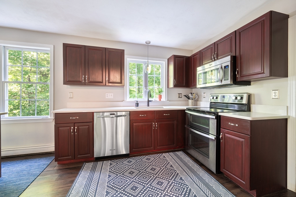 7 Duffield Road Hopkinton, MA 01748 - Photo 4 of 30 Gallery Image 4