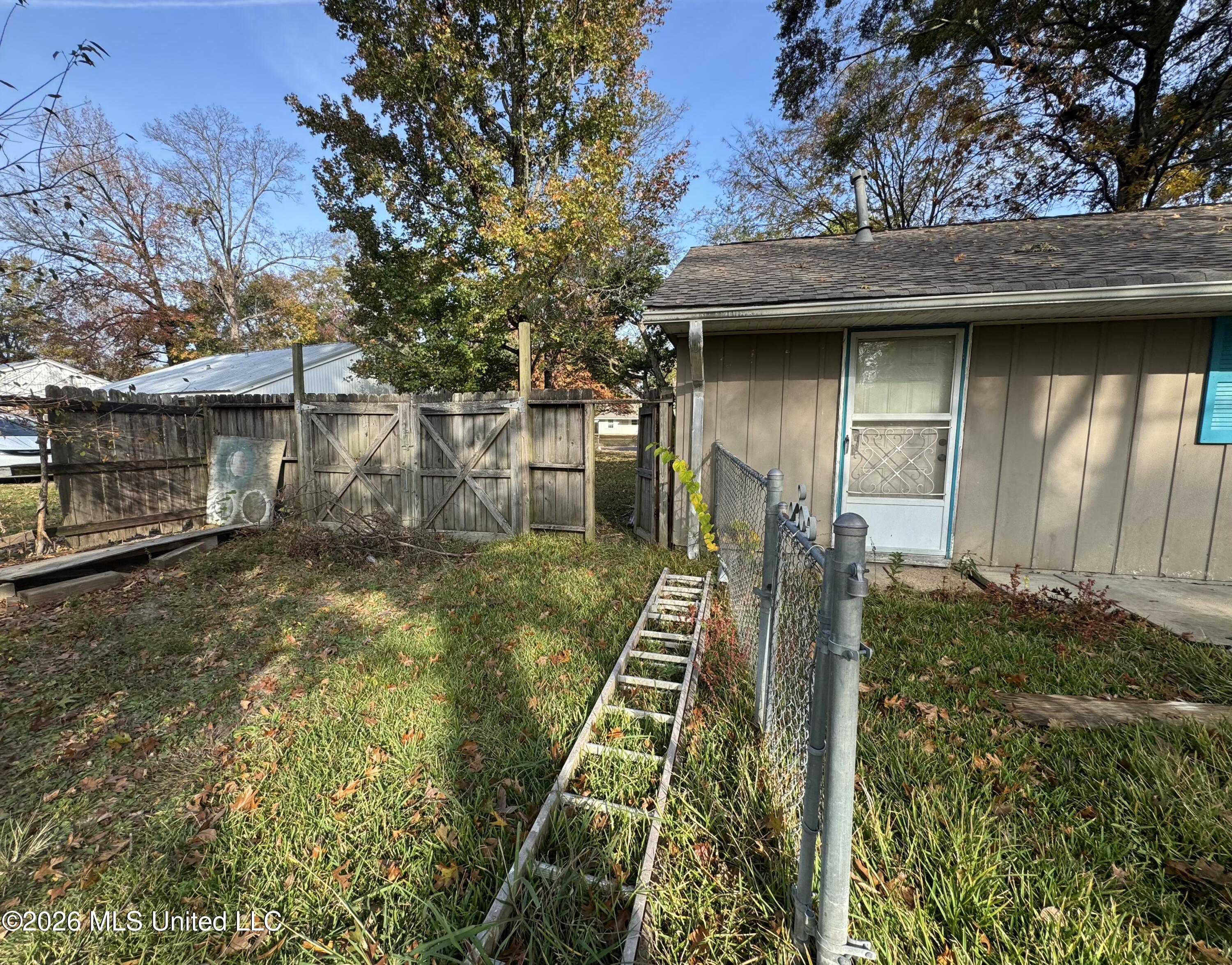 655 Ralde Circle Ridgeland, MS 39157 - Photo 21 of 28 Left Side of House