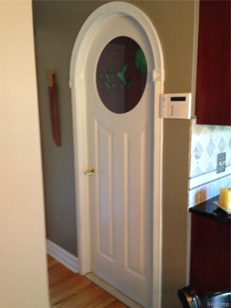 192 West Washington Street Romeo, MI 48065 - Photo 18 of 31 Main Floor Powder Room Entrance