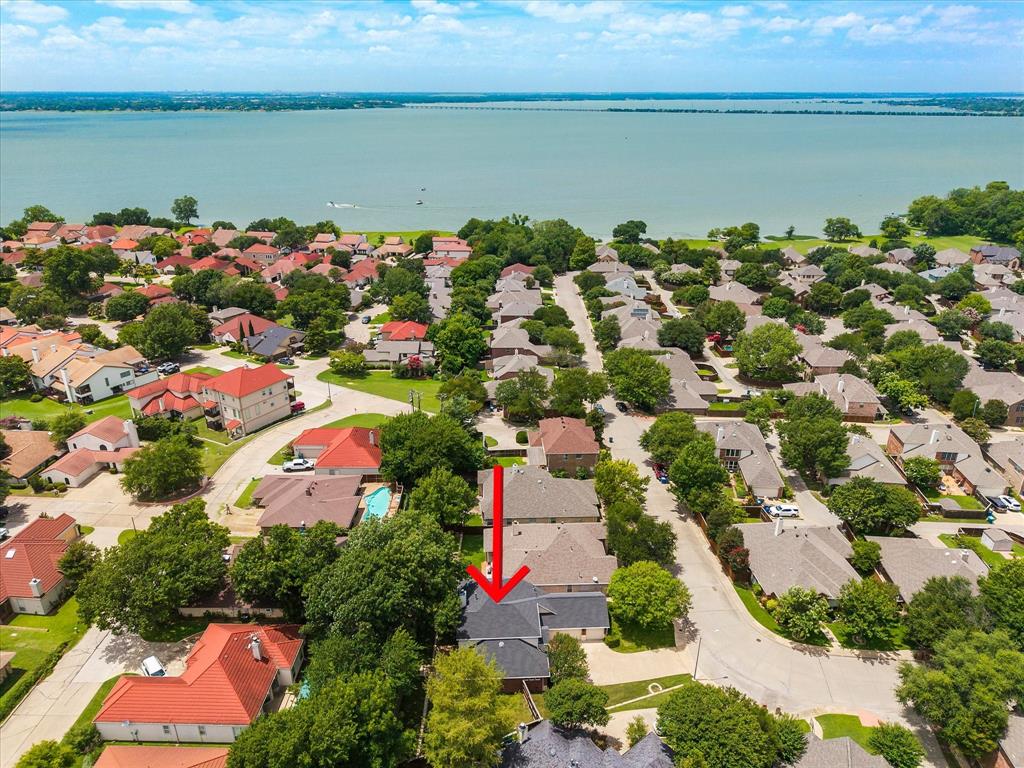 645 Channel Ridge Drive Rockwall, TX 75087 - Photo 3 of 40 Just steps from beautiful Lake Ray Hubbard!