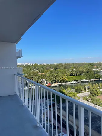 $3,400 | 2829 Indian Creek Drive, Unit 806, Miami Beach, FL 33140