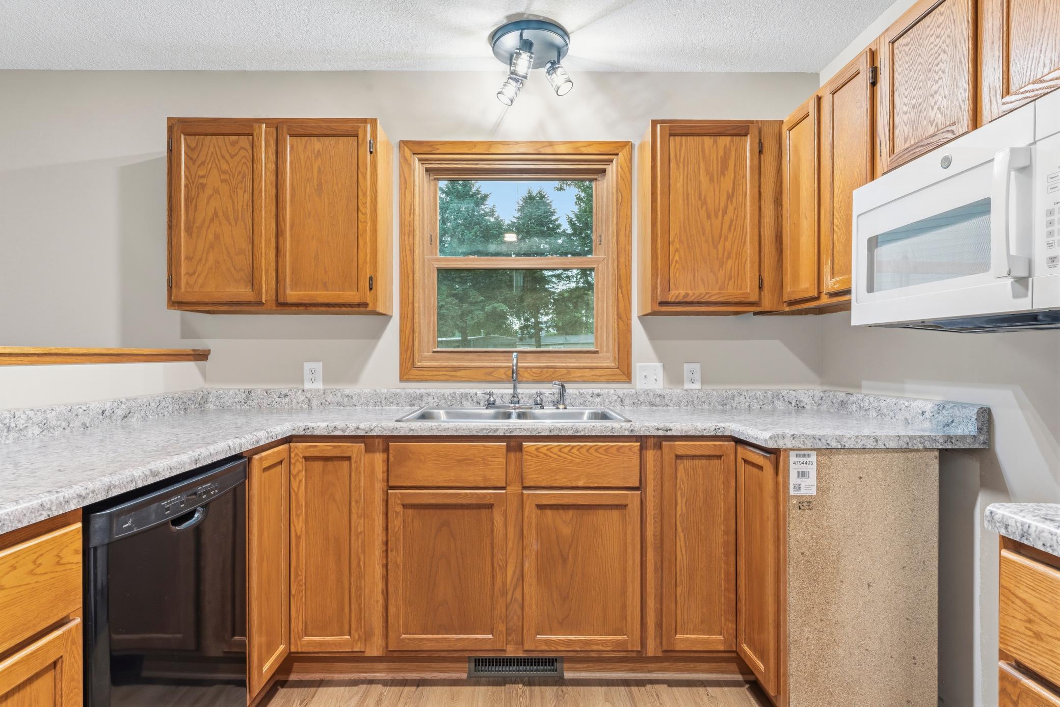 951 West Village Circle Rochester, MN 55904 - Photo 21 of 37