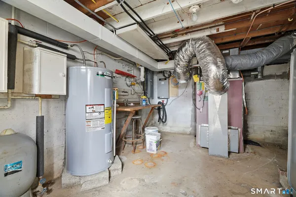 $599,000 | 134 Sterling City Road, Lyme, CT 06371