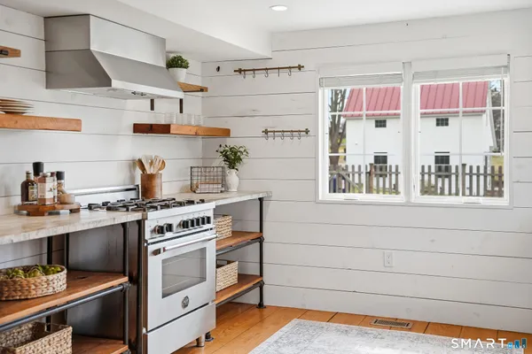 $599,000 | 134 Sterling City Road, Lyme, CT 06371