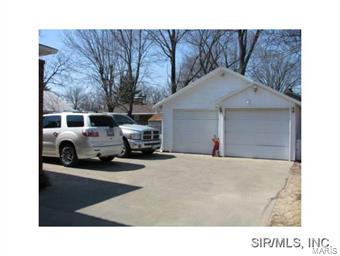 2820 Godfrey Road Godfrey, IL 62035 - Photo 20 of 22 Gallery Image 20