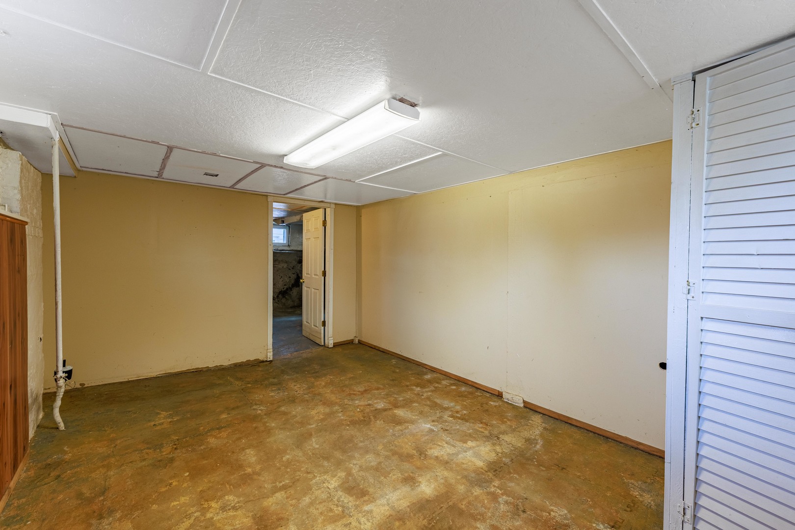 410 Repton Road Riverside, IL 60546 - Photo 21 of 30 a view of an empty room