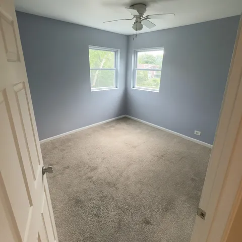 $215,000 | 2002 Burr Oak Lane, Lindenhurst, IL 60046