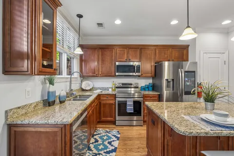 $764,000 | 718 4th Avenue North, Nashville, TN 37219