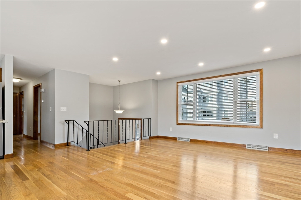 515 Snell Street Fall River, MA 02721 - Photo 12 of 33