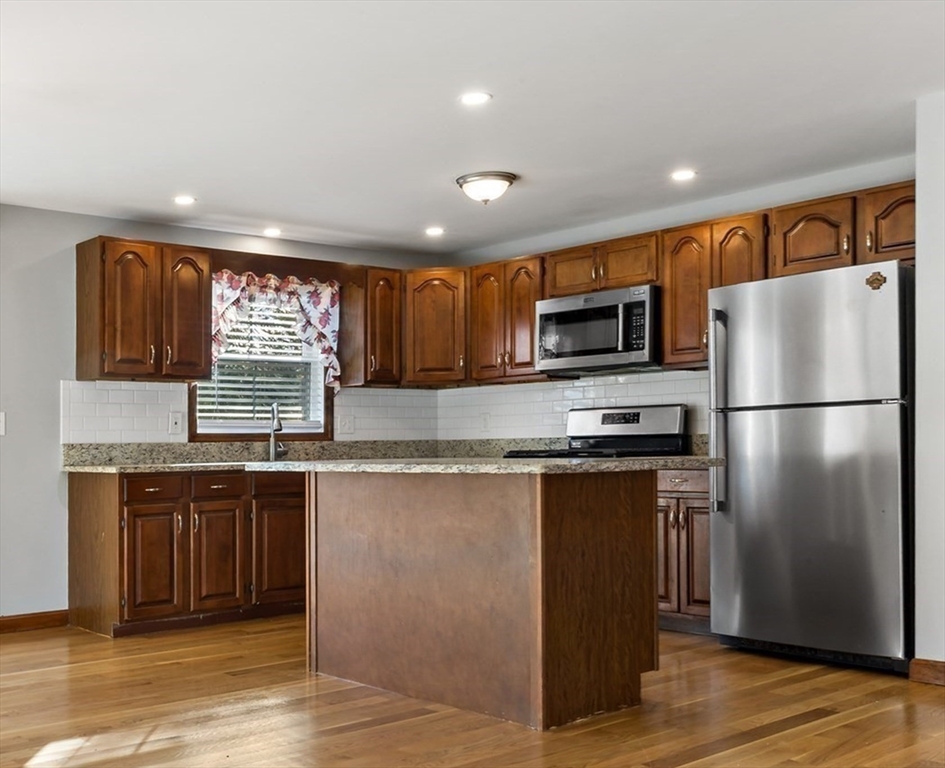 515 Snell Street Fall River, MA 02721 - Photo 10 of 33