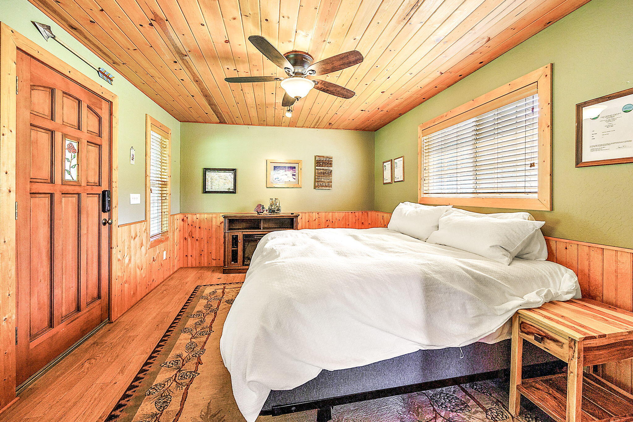 8127 Upper Applegate Road Jacksonville, OR 97530 - Photo 41 of 117 44
