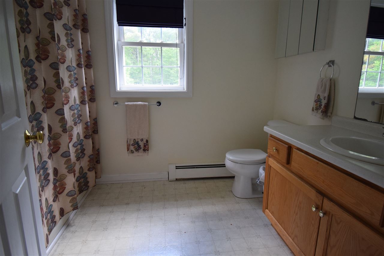 70 Leavitt Road Fremont, NH 03044 - Photo 19 of 33