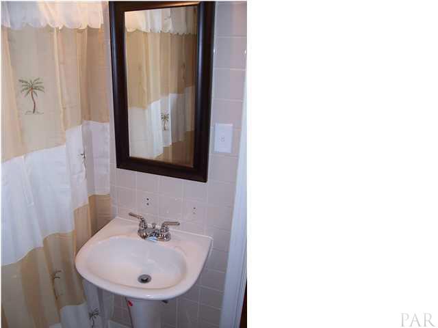 208 Milton Road Pensacola, FL 32507 - Photo 6 of 17 Refurbished Bath