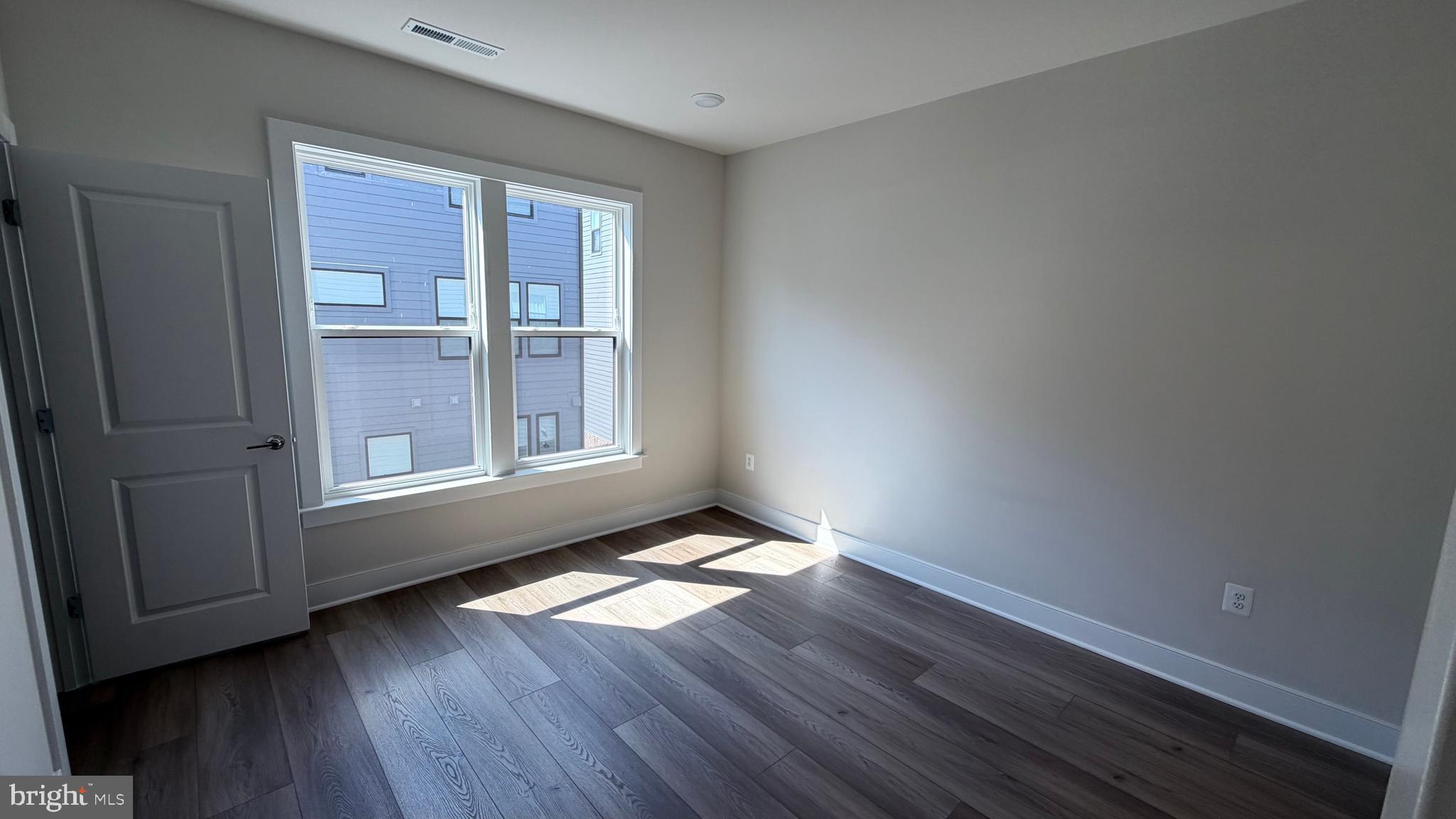 12742 Verdant Way Reston, VA 20191 - Photo 17 of 35