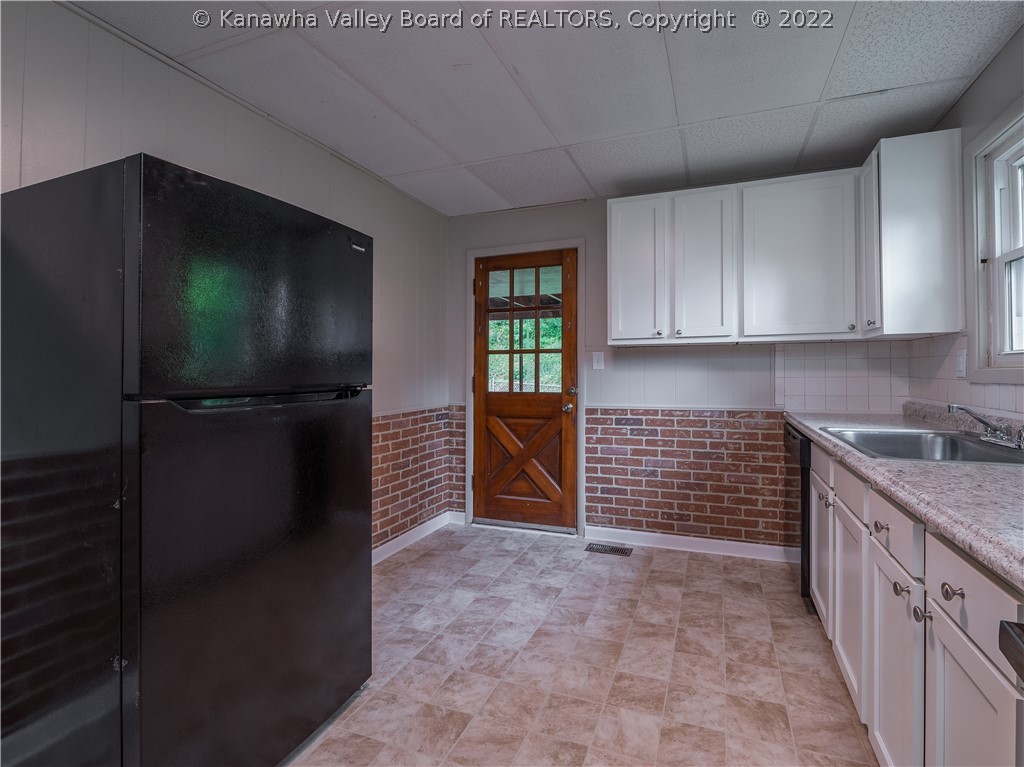 1205 Strawberry Road St. Albans, WV 25177 - Photo 11 of 23 Gallery Image 11