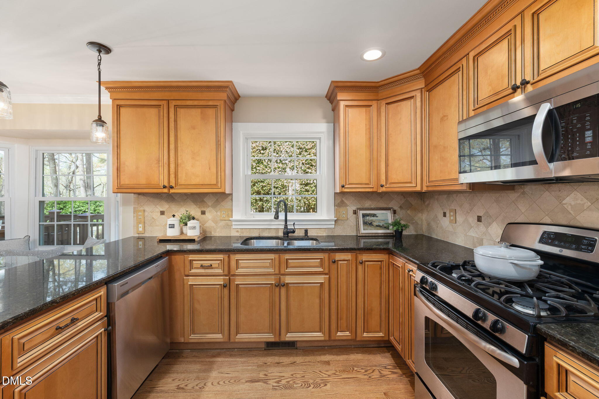 2101 Tyson Street Raleigh, NC 27612 - Photo 8 of 44 31-web-or-mls-DX3A3557