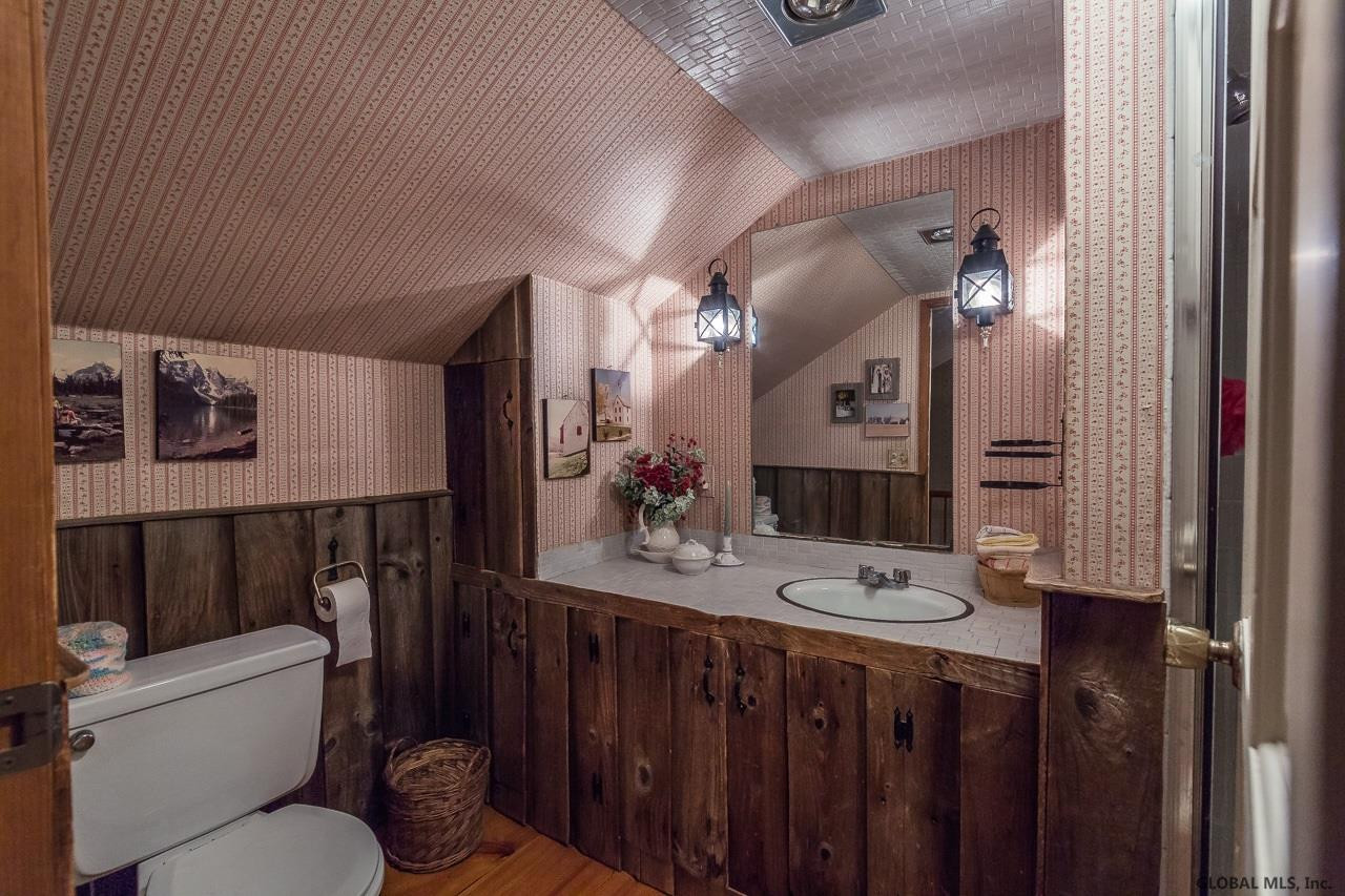 1091 Raymond Road Malta, NY 12020 - Photo 15 of 99 Photo 15