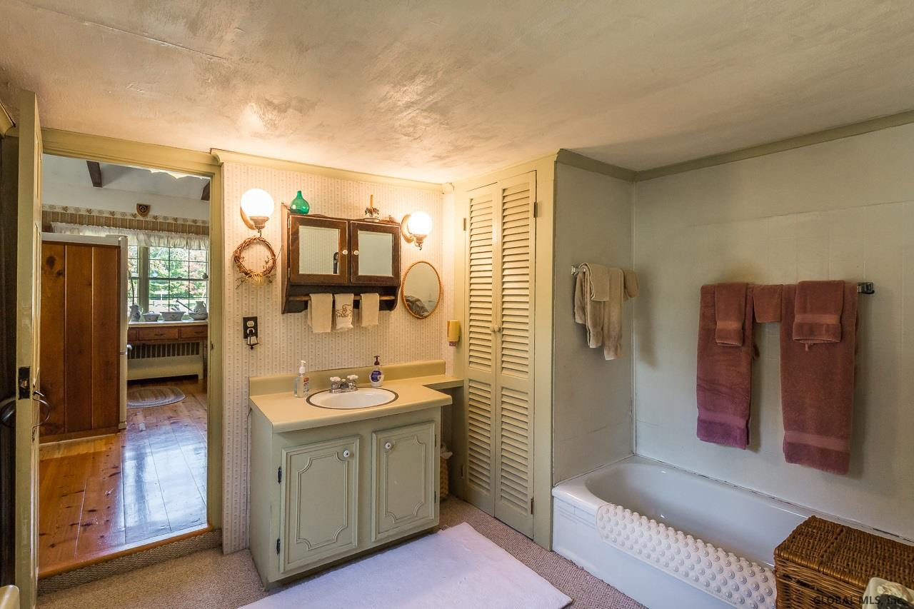 1091 Raymond Road Malta, NY 12020 - Photo 26 of 99 Photo 26