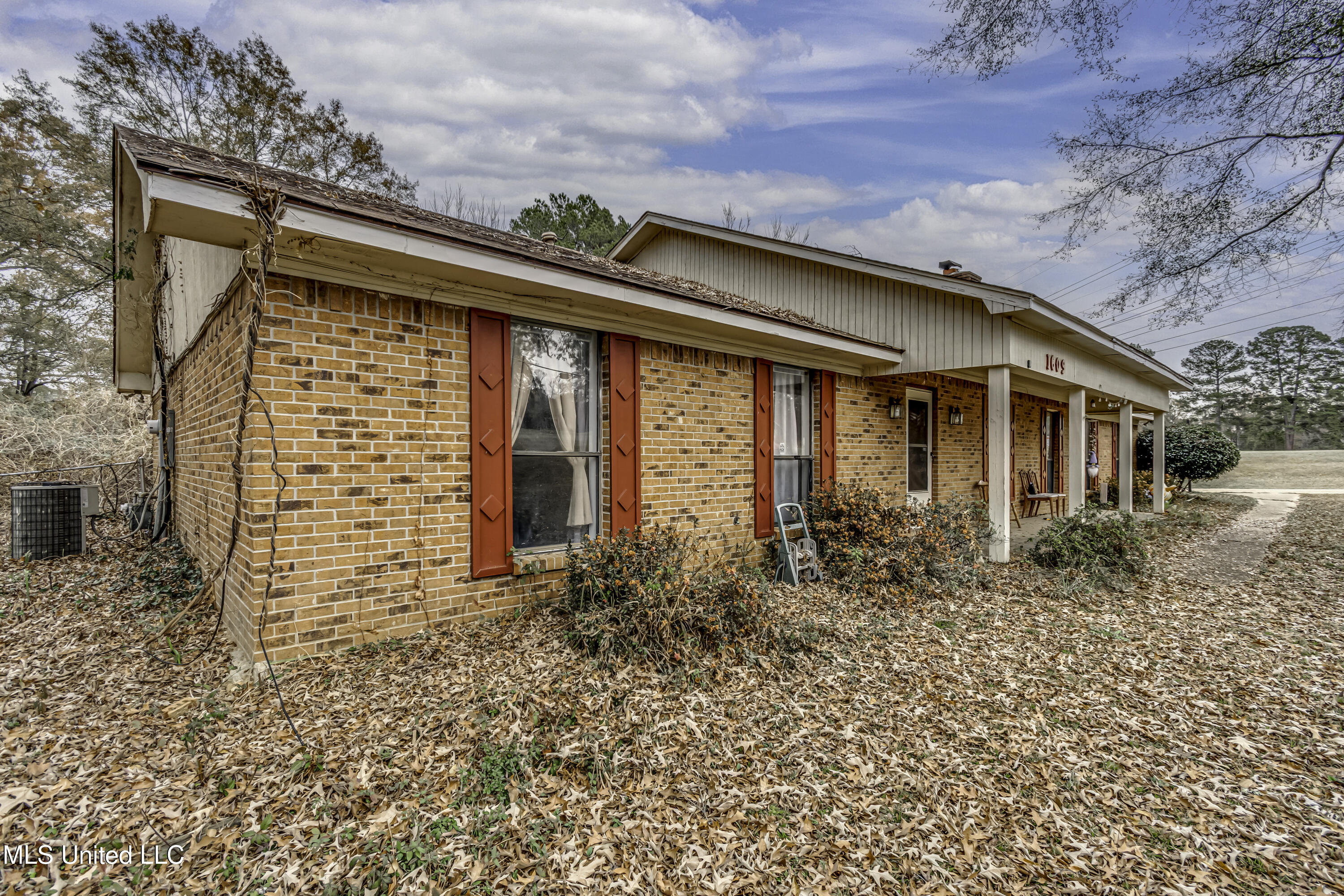 1609 Old Vicksburg Road Clinton, MS 39056 - Photo 2 of 73 1609 Old Vicksburg Rd--3