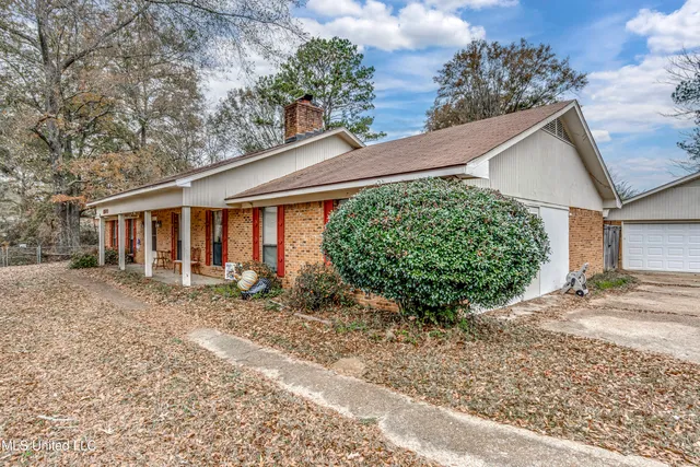 $255,000 | 1609 Old Vicksburg Road, Clinton, MS 39056