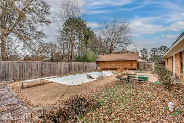 $255,000 | 1609 Old Vicksburg Road, Clinton, MS 39056