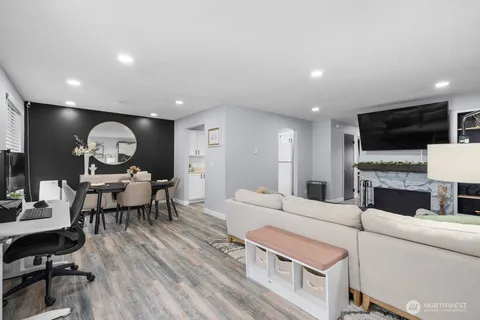 $275,000 | 1826 South 330th Street, Unit D, Federal Way, WA 98003