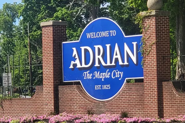 $125,000 | 4587 North Adrian Highway, Adrian, MI 49221