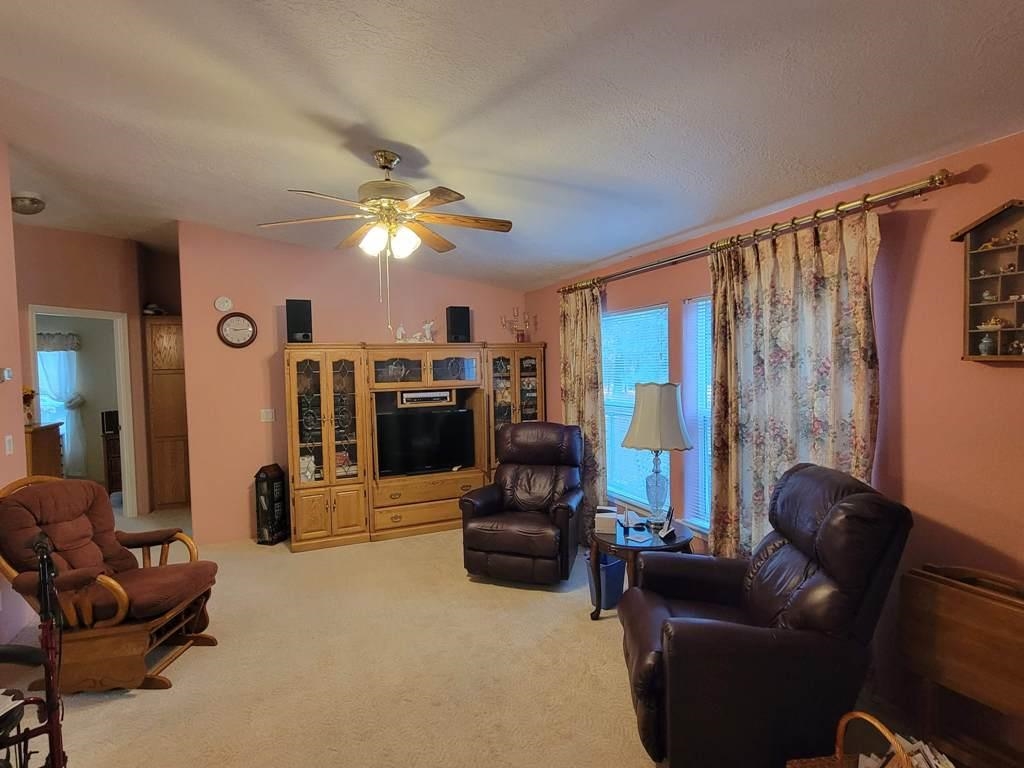 42218 North Regal Road Elk, WA 99009 - Photo 8 of 48