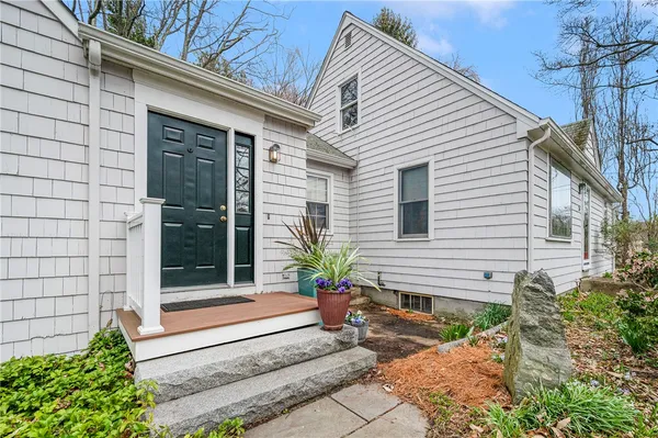 $399,000 | 210 Pleasant Street, Seekonk, MA 02771