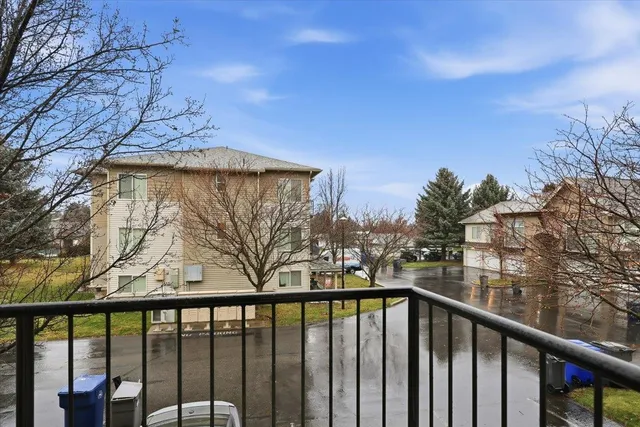 $285,000 | 22855 East Country Vista Drive, Unit 381, Liberty Lake, WA 99019