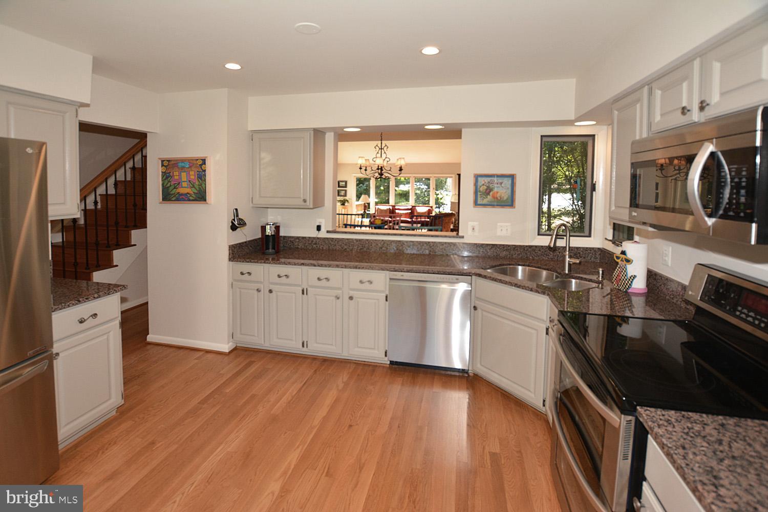 11615 Chapel Cross Way Reston, VA 20194 - Photo 12 of 40 Kitchen includes stainless steel appliances