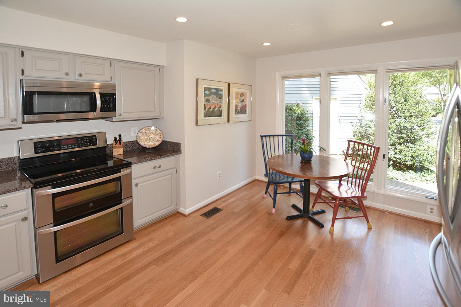 11615 Chapel Cross Way Reston, VA 20194 - Photo 16 of 40 Hardwood flooring