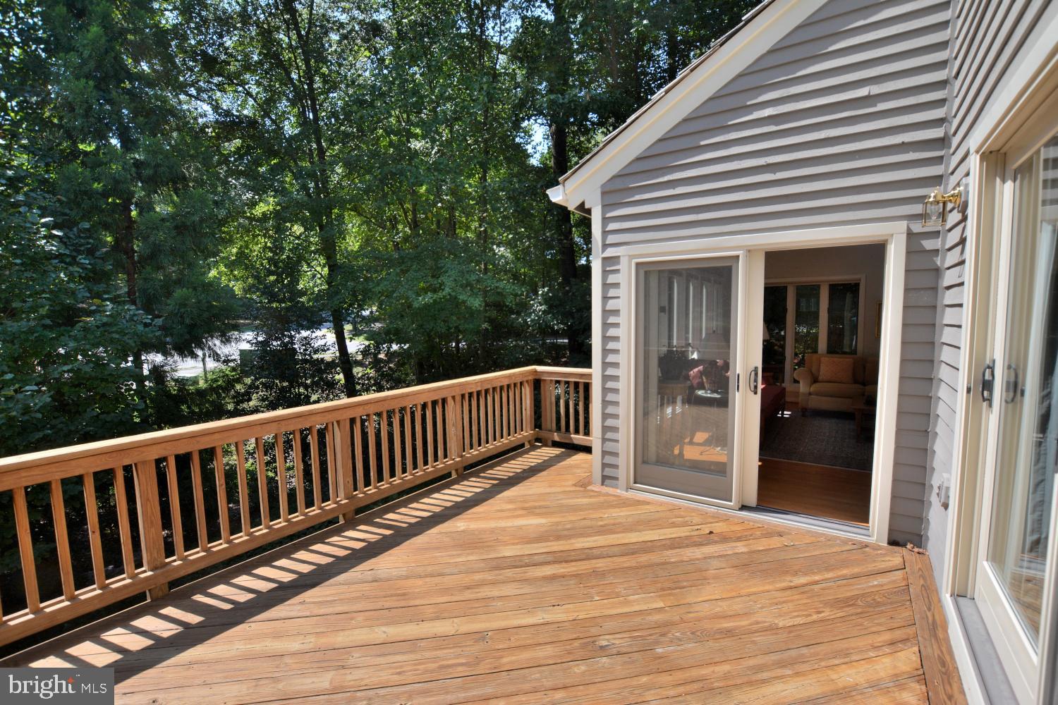 11615 Chapel Cross Way Reston, VA 20194 - Photo 37 of 40 Access to deck from both great room & master!